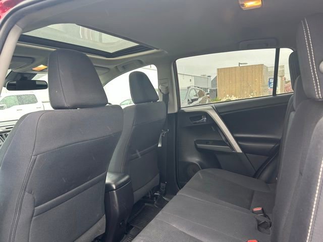 Used 2018 Toyota RAV4 XLE AWD/4WD image 12