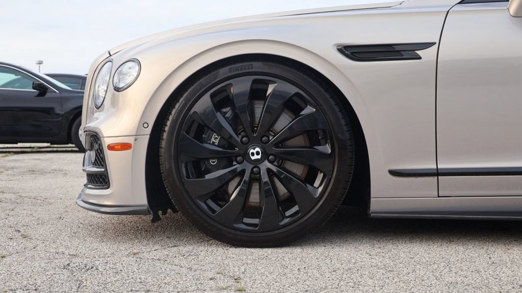 Used 2022 Bentley Flying Spur V8 AWD/4WD image 2