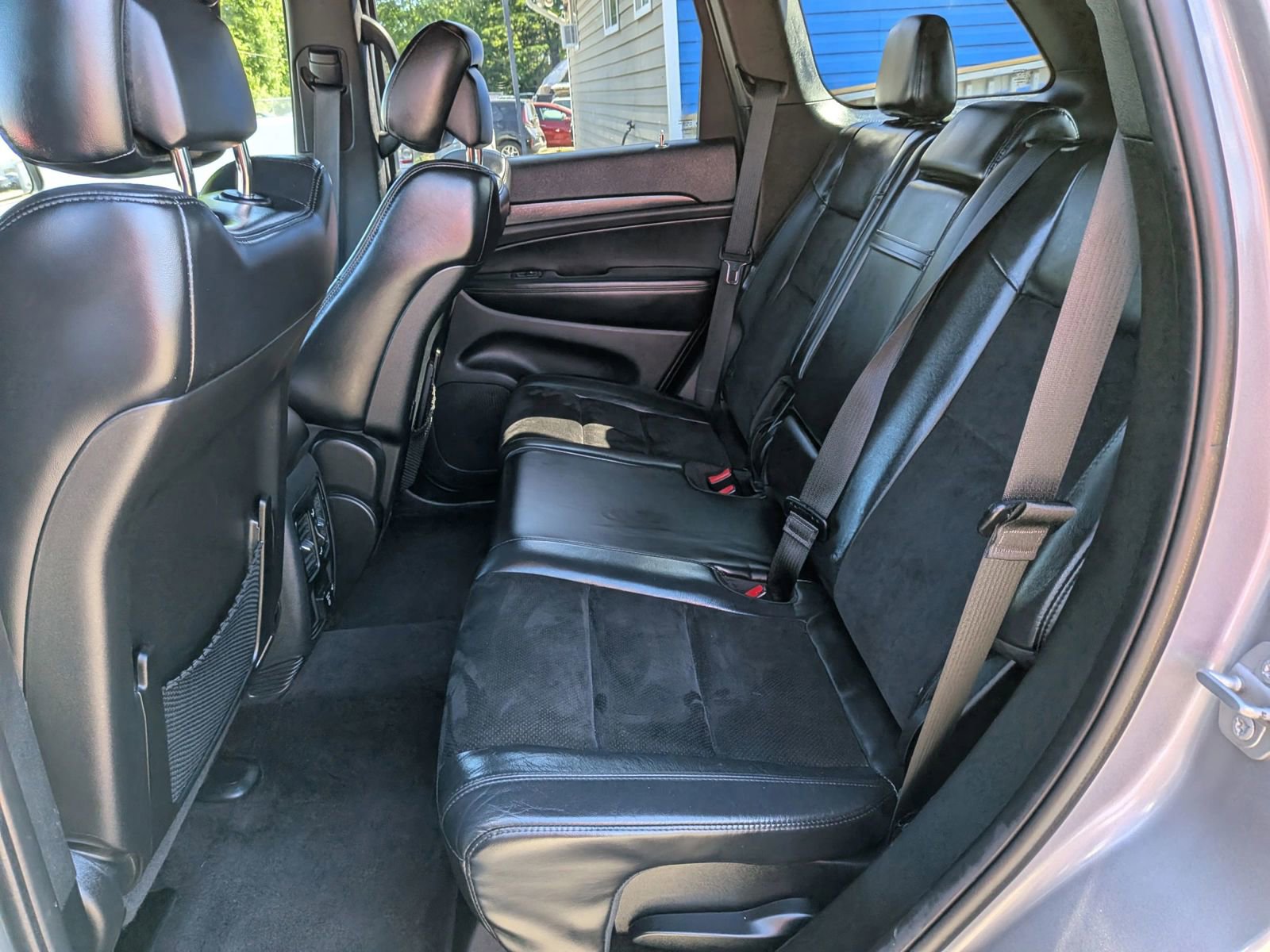 Used 2018 Jeep Grand Cherokee Altitude AWD/4WD image 25