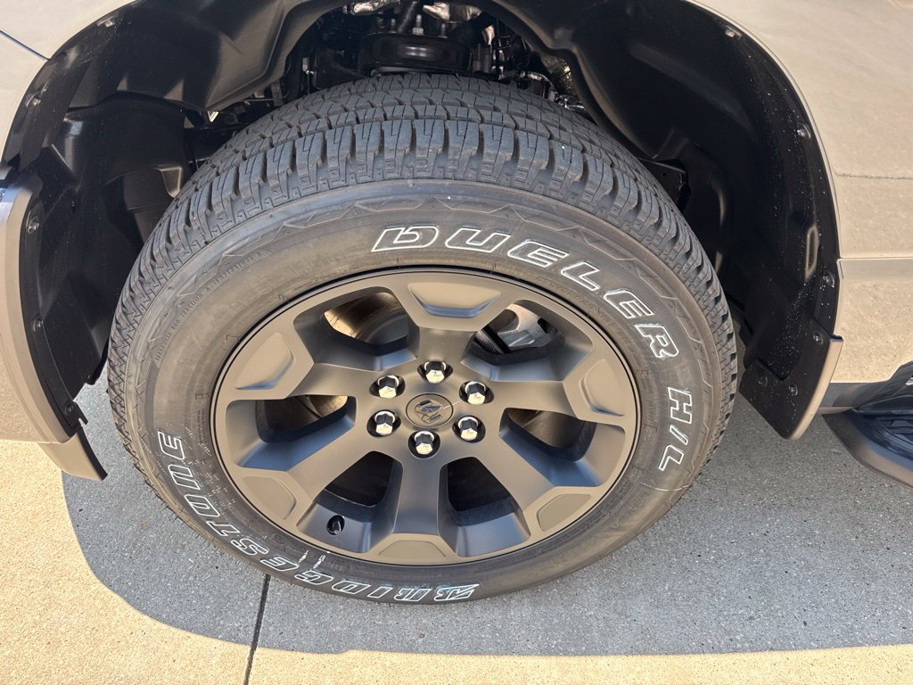 New 2026 RAM 1500 Express AWD/4WD image 5