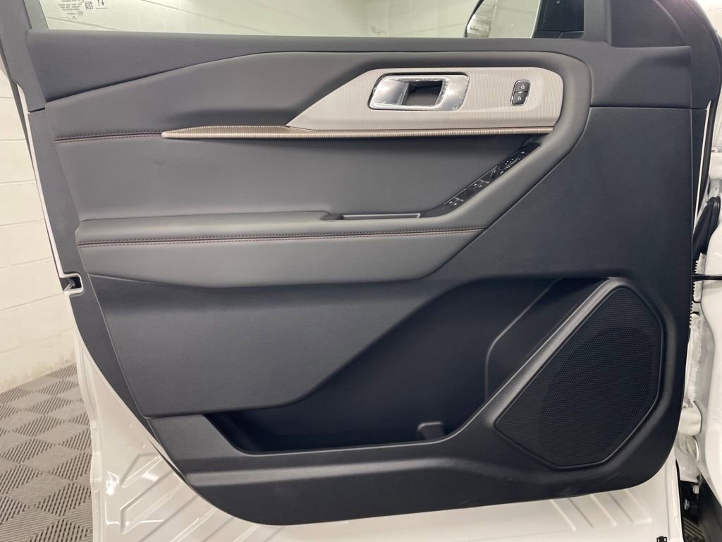 New 2025 Ford Explorer Active w/ Active Comfort Package image 15
