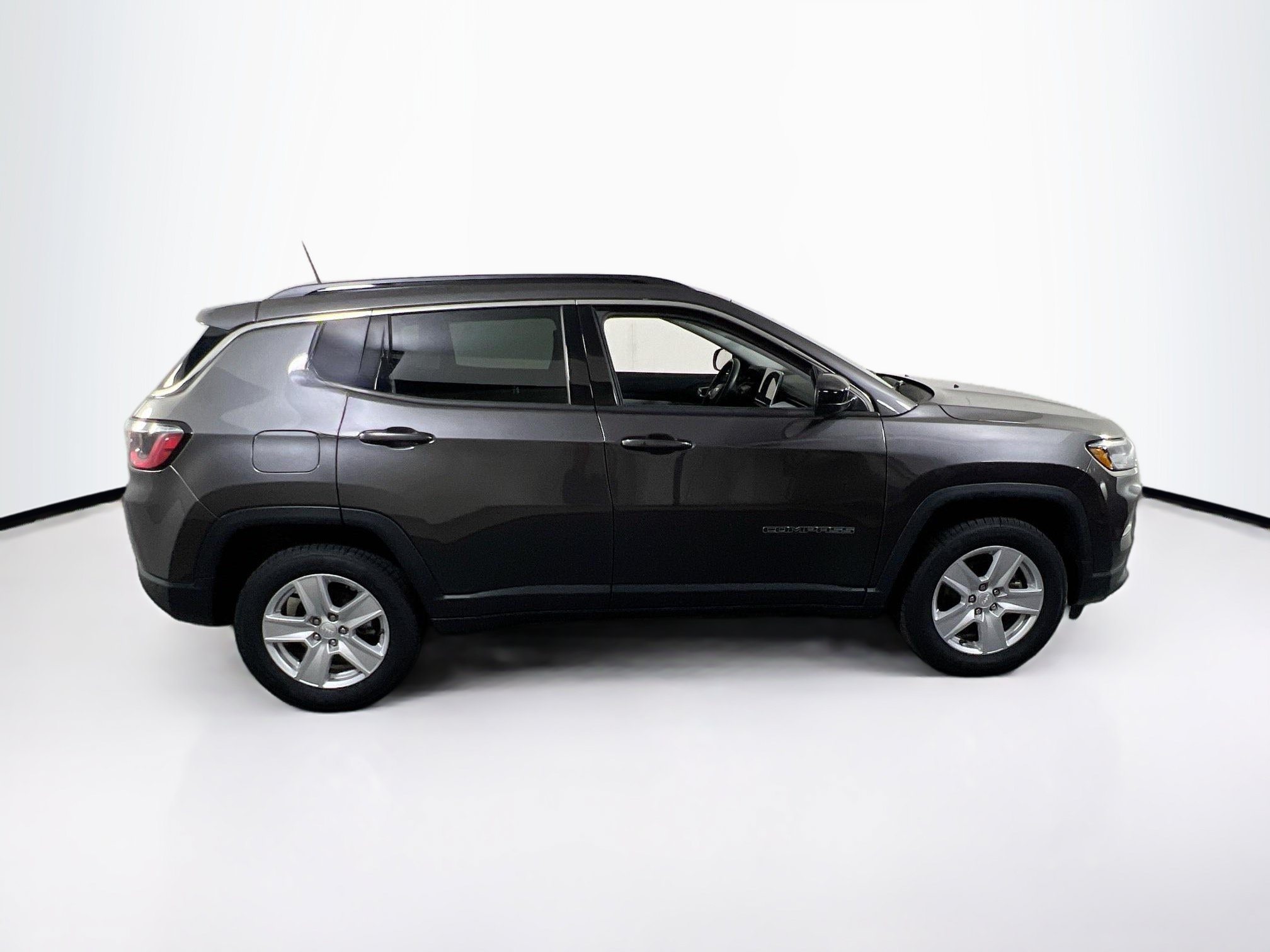 Used 2022 Jeep Compass Latitude AWD/4WD image 4