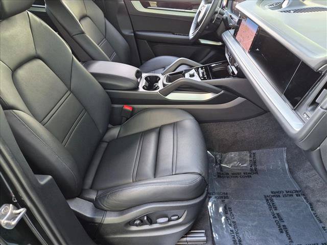 Used 2025 Porsche Cayenne AWD/4WD image 22