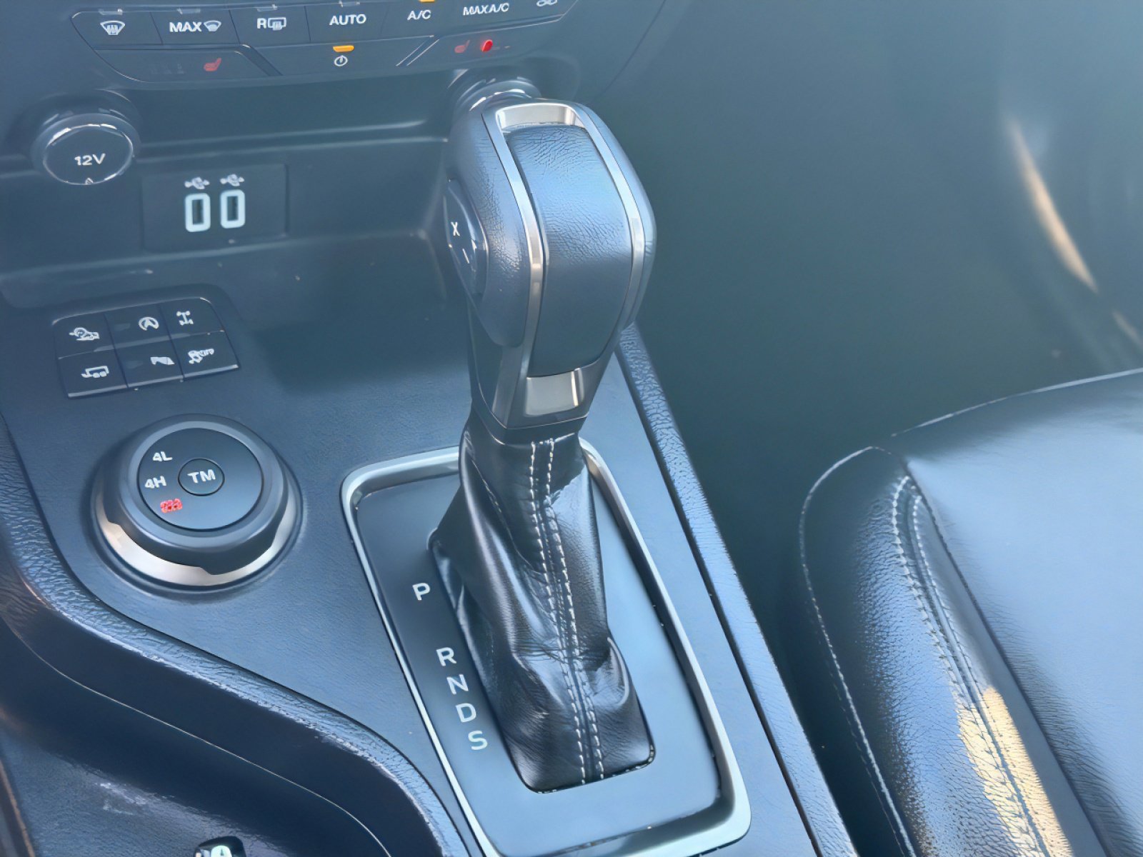 Used 2020 Ford Ranger Lariat w/ Equipment Group 501A Mid image 30