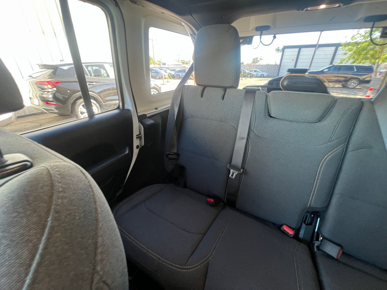 Used 2025 Jeep Wrangler Sport S image 39