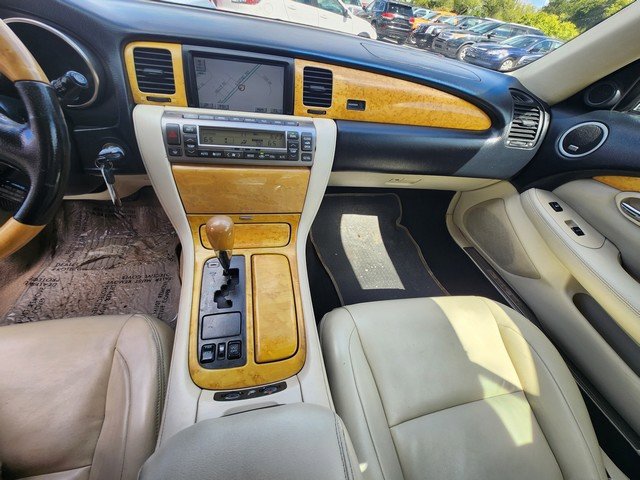 Used 2004 Lexus SC 430 Convertible image 16