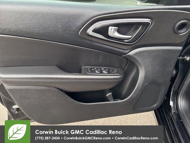 Used 2017 Chrysler 200 Limited Platinum w/ Comfort & Convenience Group image 10