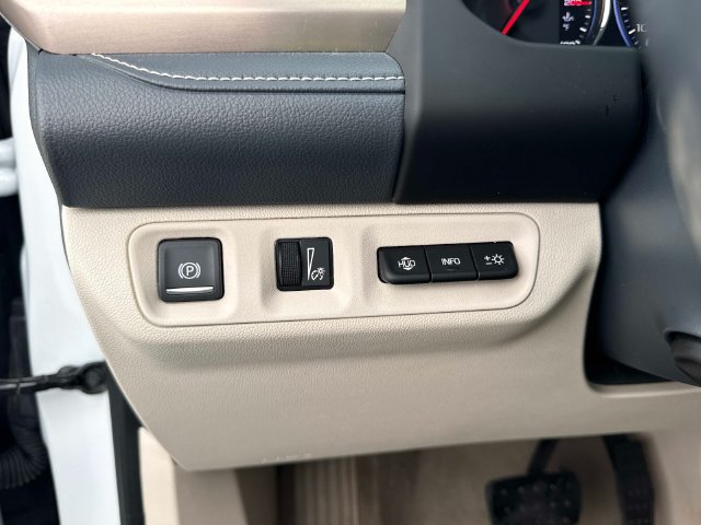 Used 2020 GMC Acadia Denali w/ Technology Package FWD image 32