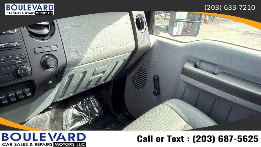 Used 2015 Ford F550 4x4 Regular Cab Super Duty image 17