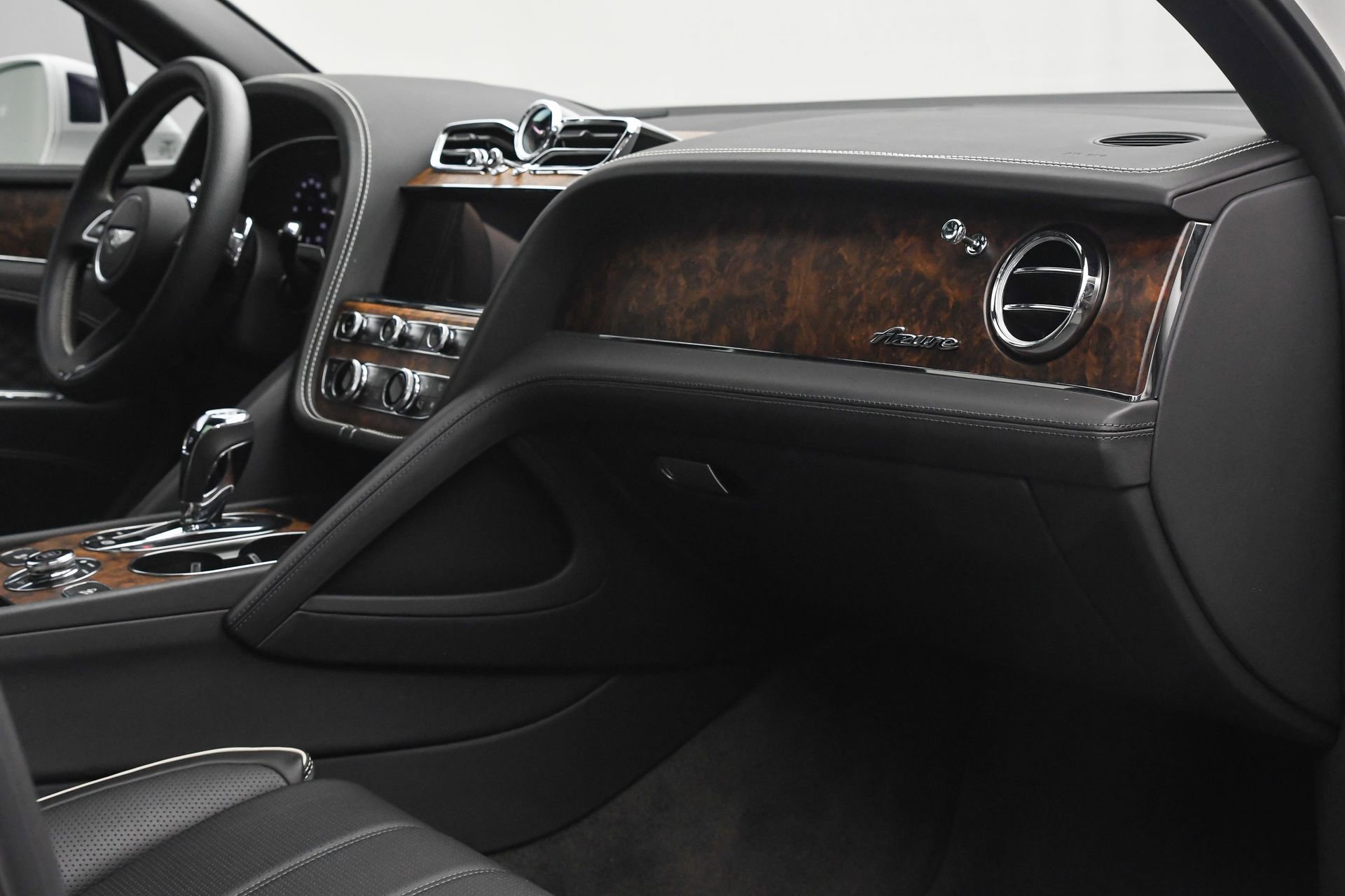 Used 2023 Bentley Bentayga Extended Wheelbase image 21