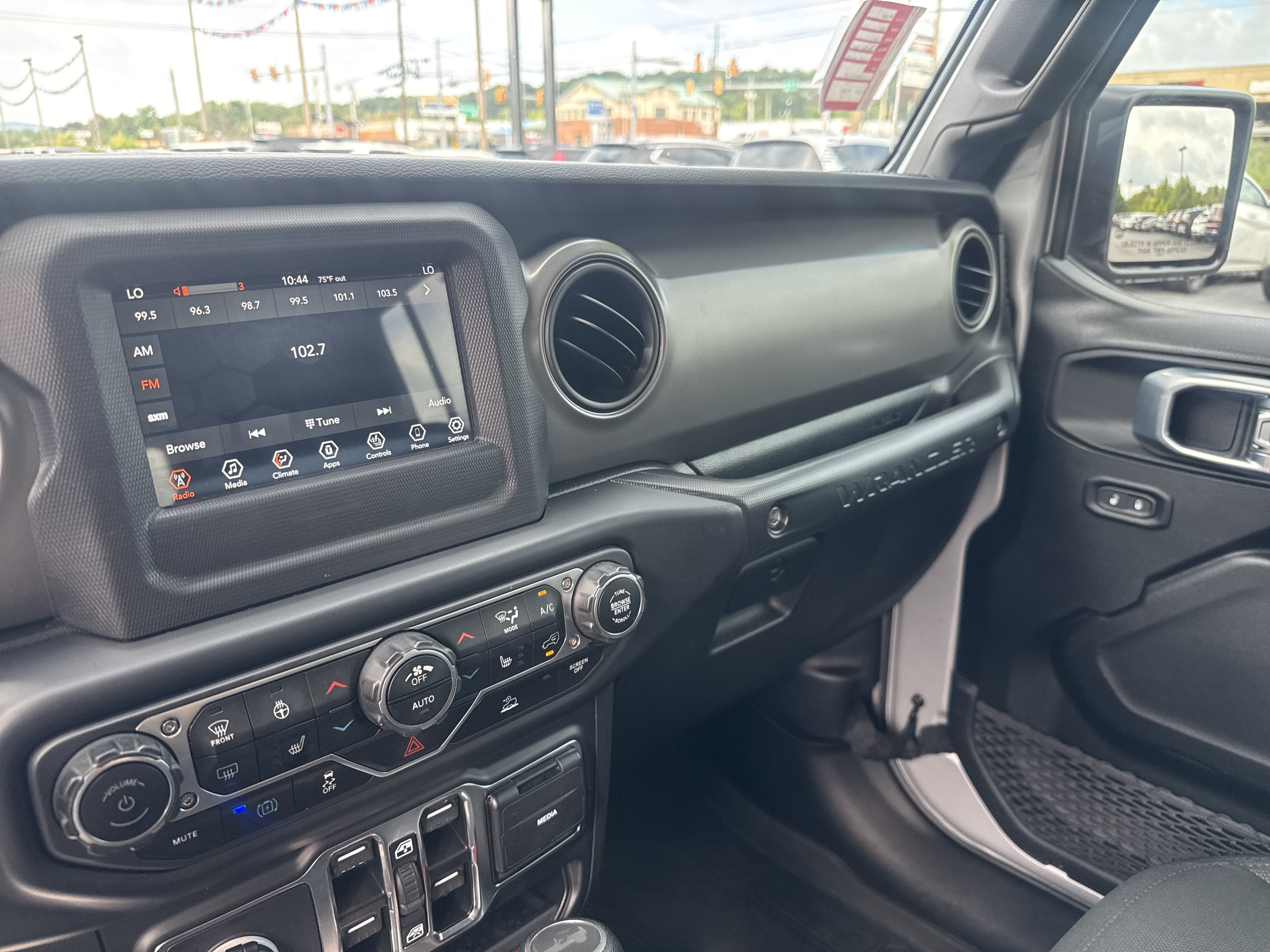 Used 2023 Jeep Wrangler Unlimited w/ Cold Weather Group AWD/4WD image 22