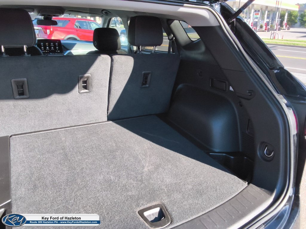 Used 2025 Chevrolet Blazer LT FWD image 12