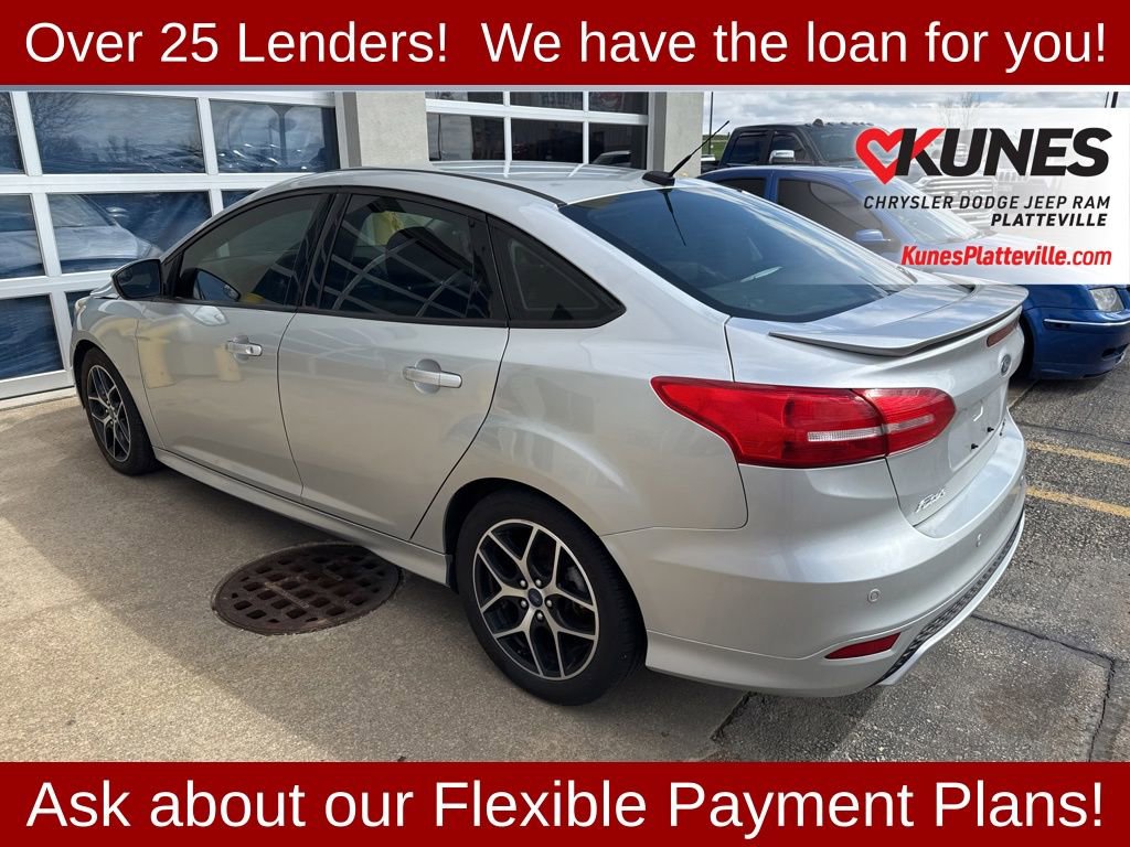 Used 2015 Ford Focus SE w/ SE Sport Package FWD image 10