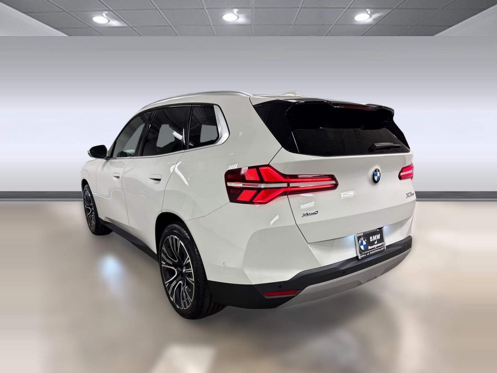 Used 2026 BMW X3 xDrive30i w/ Convenience Package AWD/4WD image 3