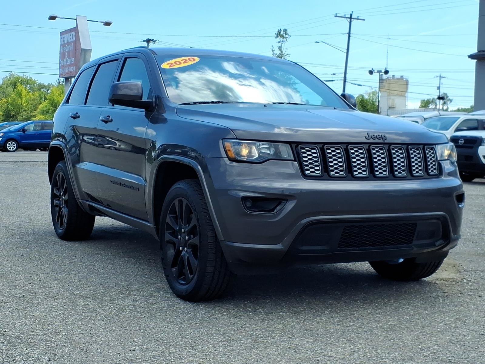 Used 2020 Jeep Grand Cherokee Altitude AWD/4WD image 3