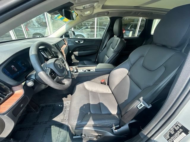 Certified 2024 Volvo XC60 B5 Plus AWD/4WD image 19