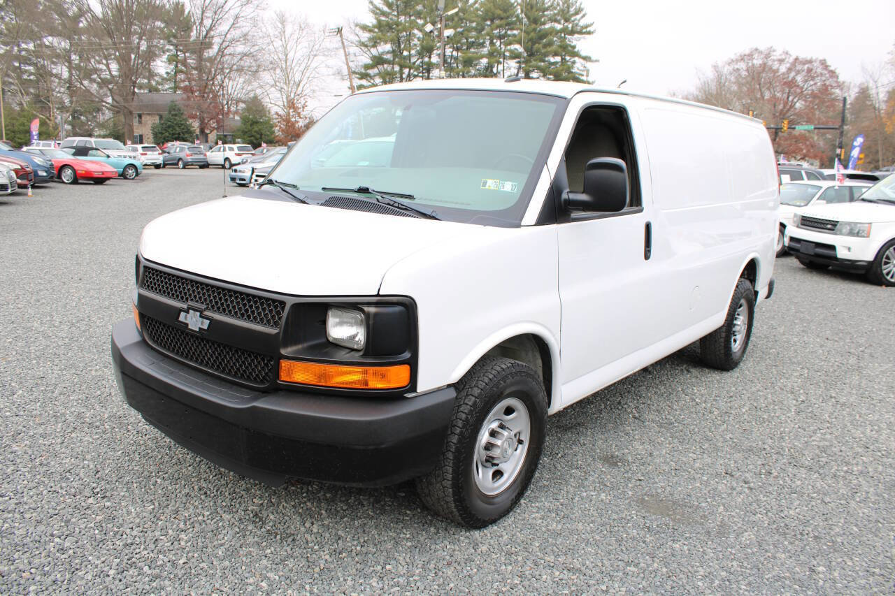 Used 2015 Chevrolet Express 2500 image 2