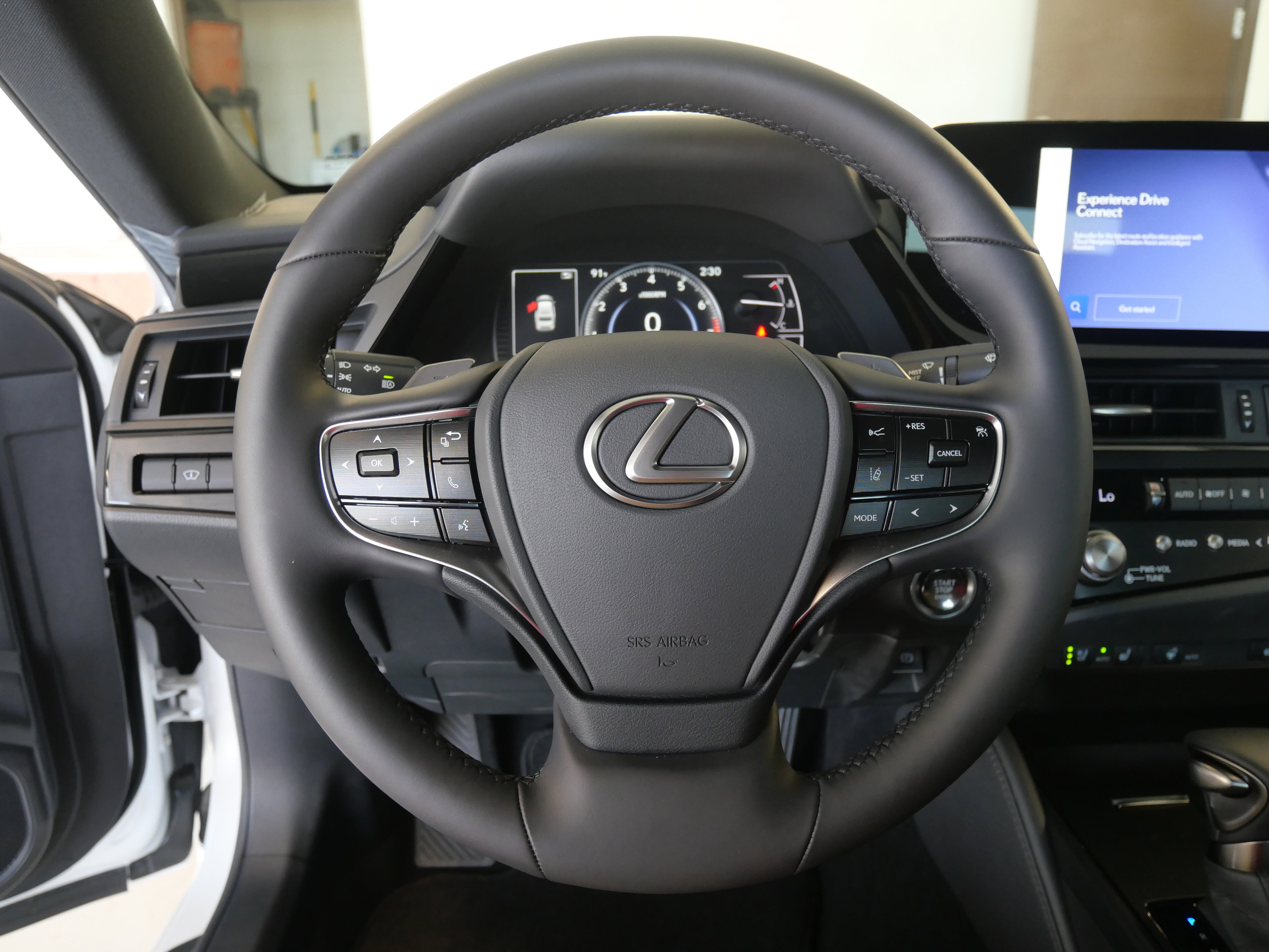 Used 2025 Lexus ES 350 w/ Premium Package image 22