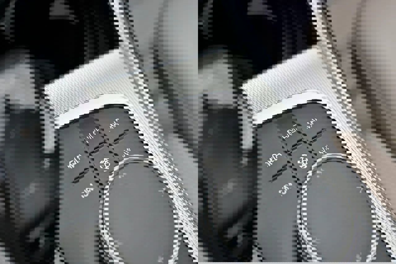 Used 2021 BMW 330i Sedan w/ Driving Assistance Package image 28