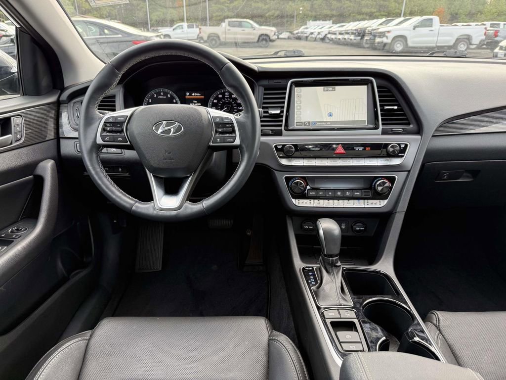 Used 2019 Hyundai Sonata Limited w/ Ultimate Package 04 image 8
