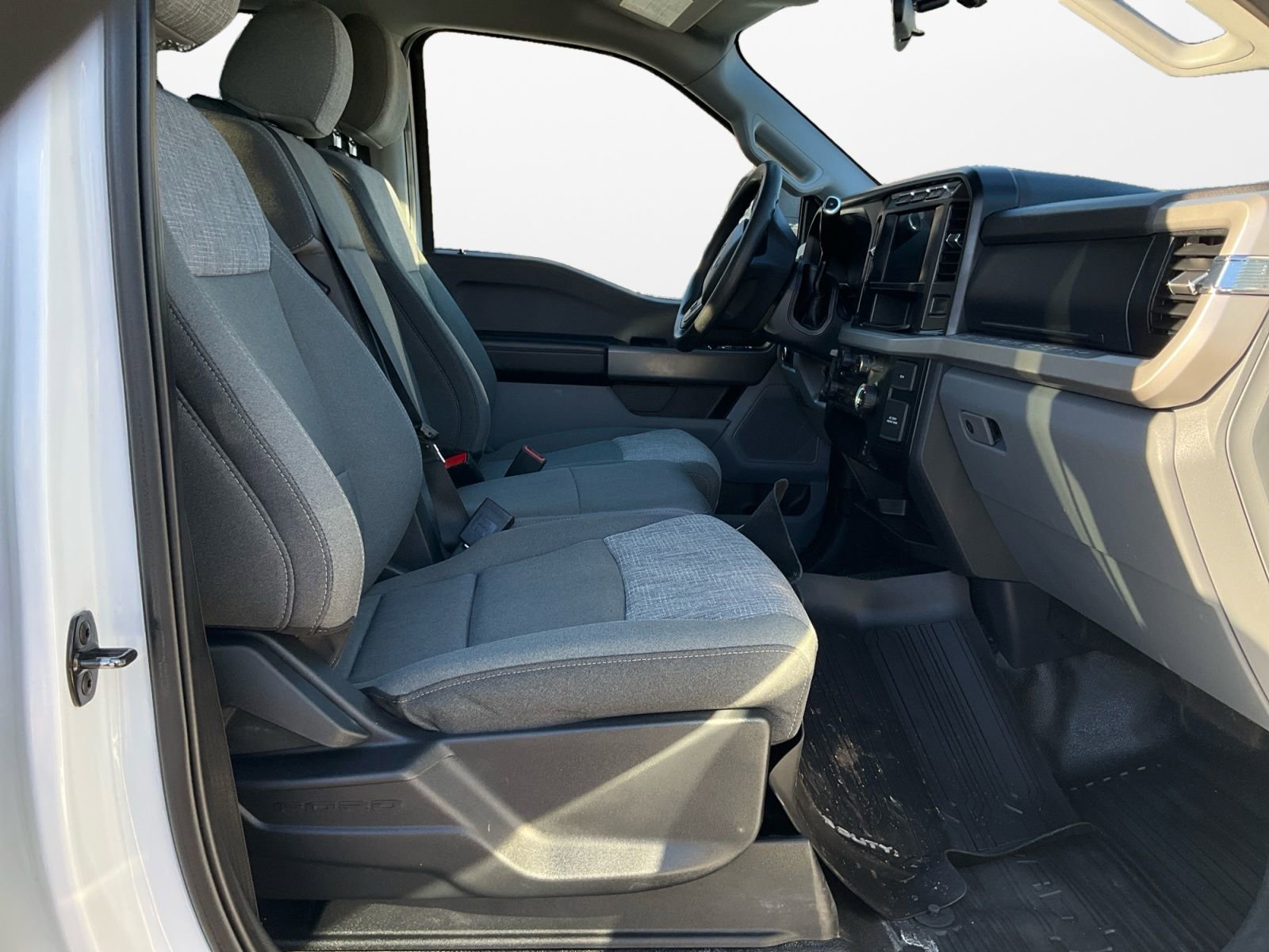 Used 2024 Ford F350 XLT w/ FX4 Off-Road Package image 15