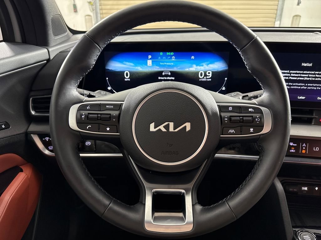 Used 2025 Kia Sportage SX image 15