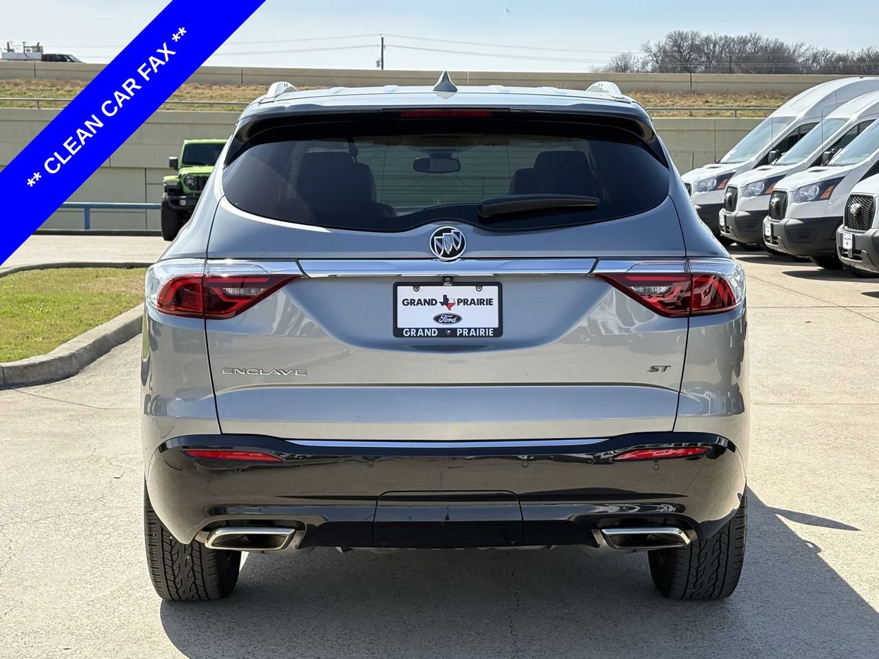 Used 2023 Buick Enclave Essence w/ Sport Touring Edition image 7