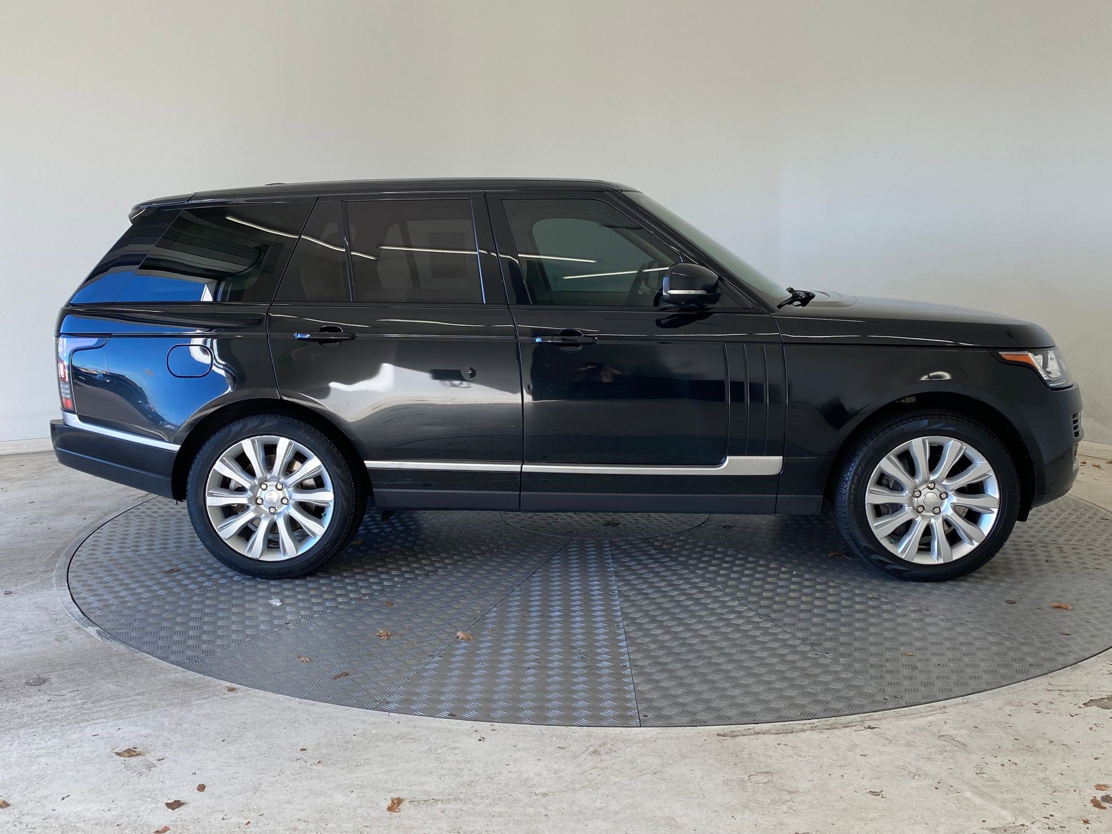 Used 2014 Land Rover Range Rover Supercharged image 7