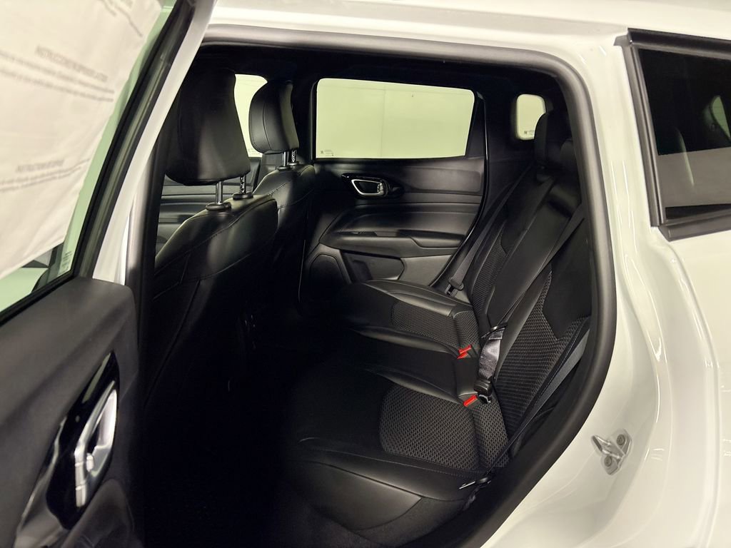 New 2026 Jeep Compass Latitude AWD/4WD image 19