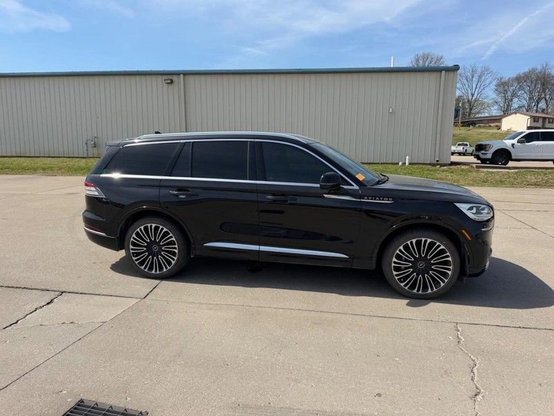 Used 2023 Lincoln Aviator Black Label w/ Dynamic Handling Package image 2