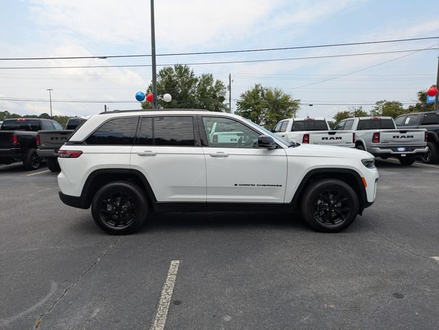 New 2026 Jeep Grand Cherokee Altitude RWD image 3