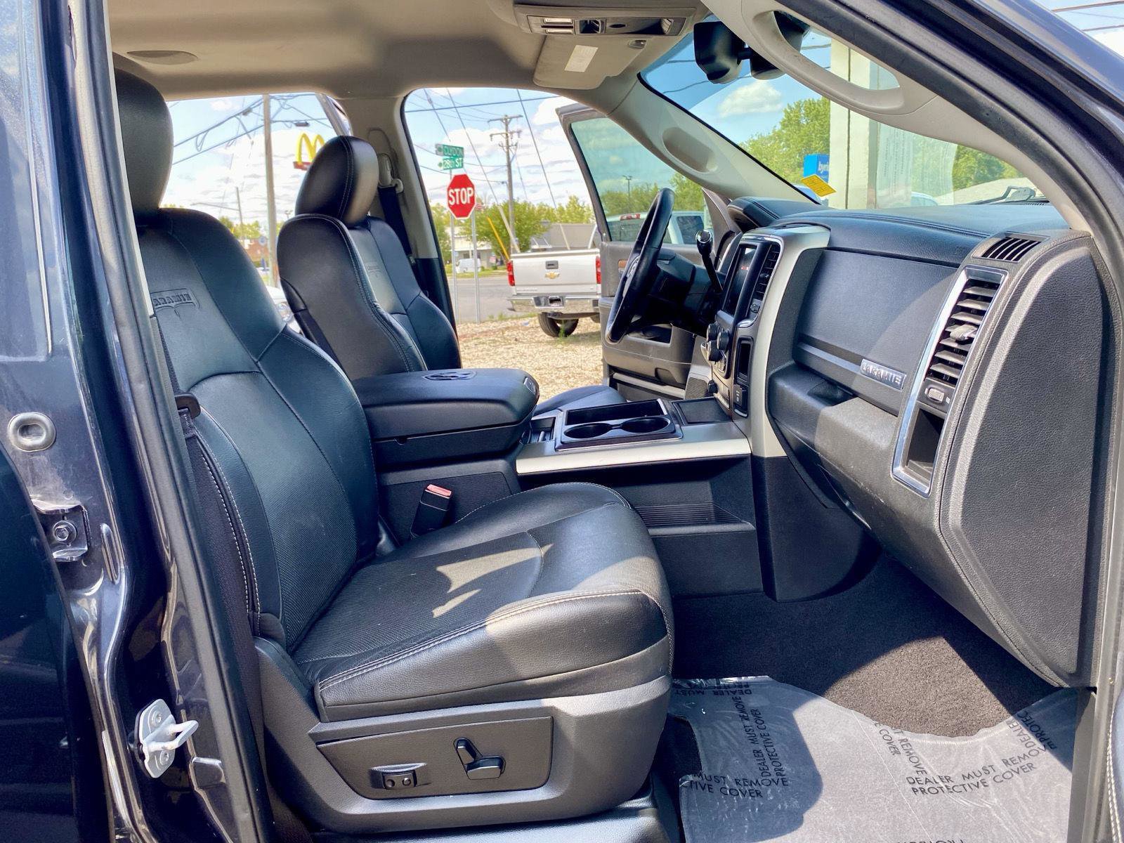 Used 2015 RAM 2500 Laramie w/ Convenience Group image 7