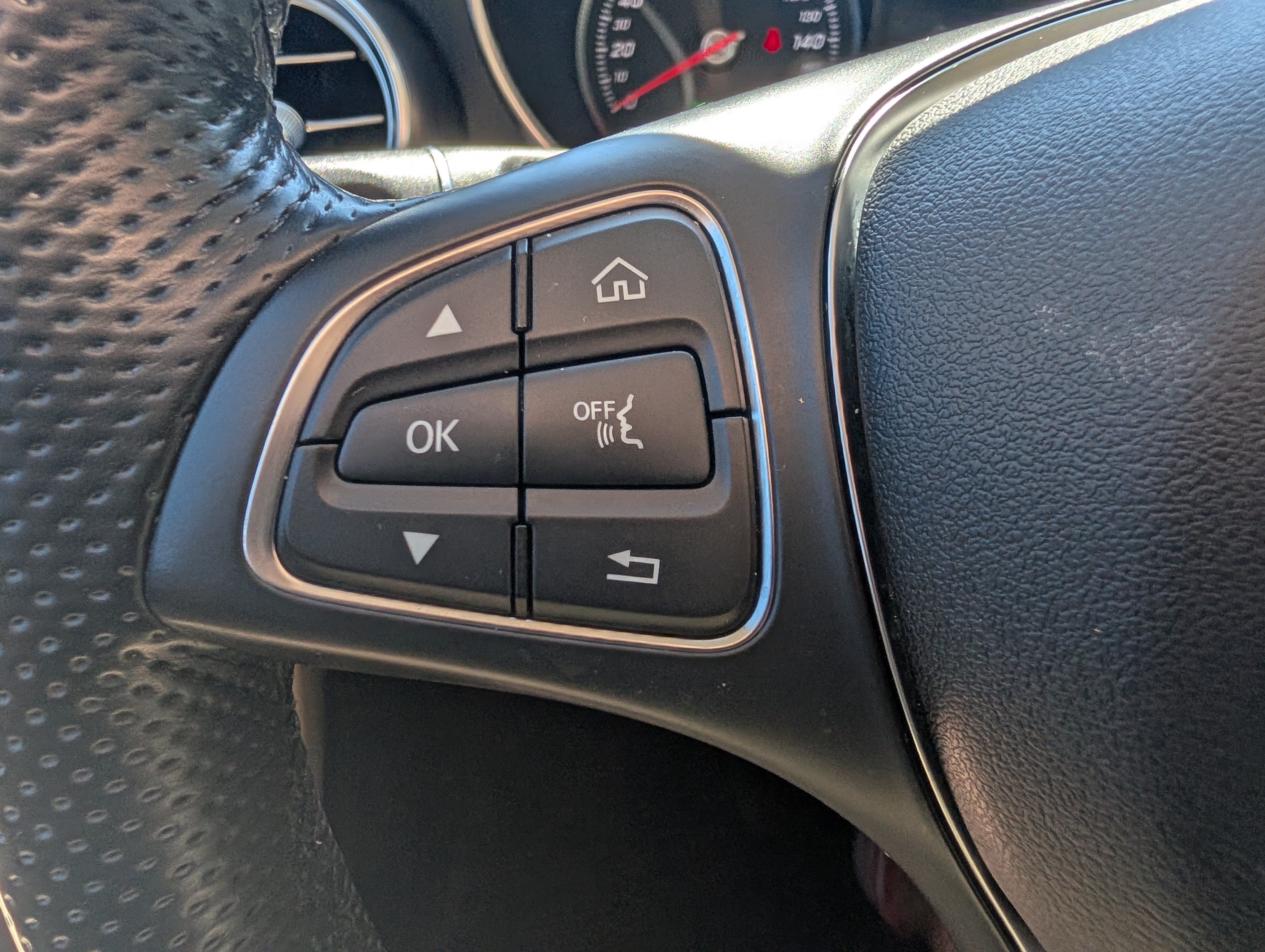 Used 2017 Mercedes-Benz GLC 300 4MATIC image 28