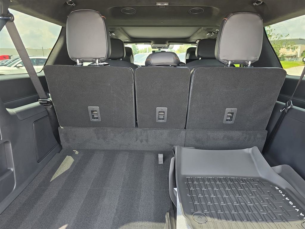 New 2025 Lincoln Navigator L Black Label image 9