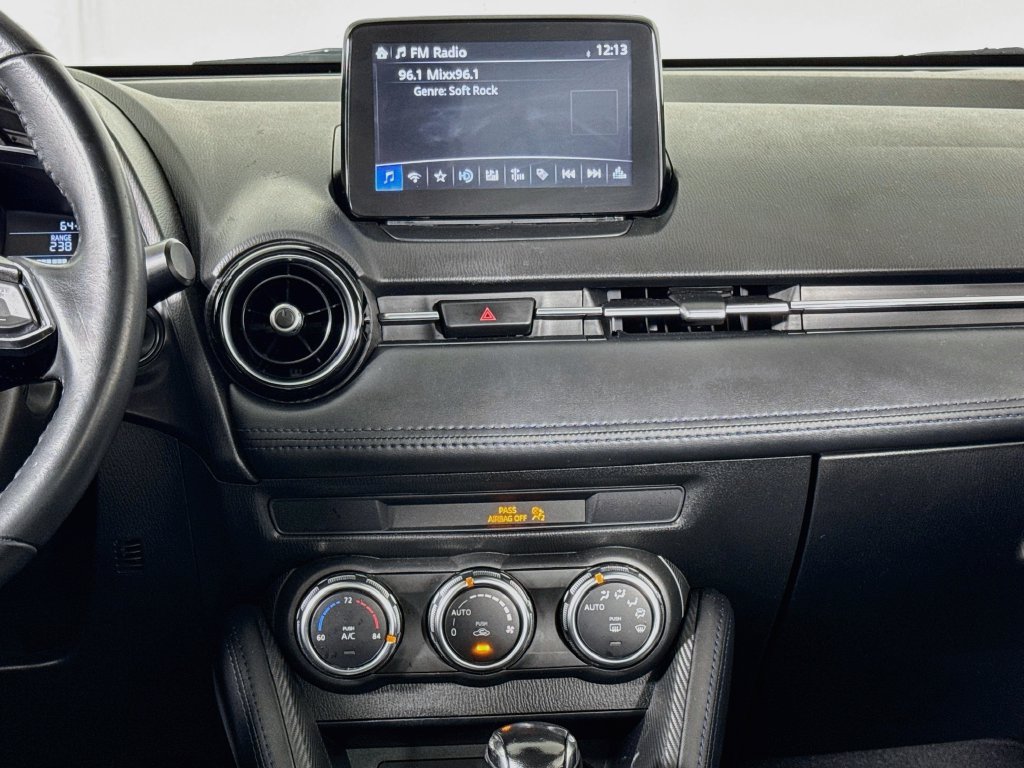 Used 2019 Toyota Yaris XLE FWD image 14
