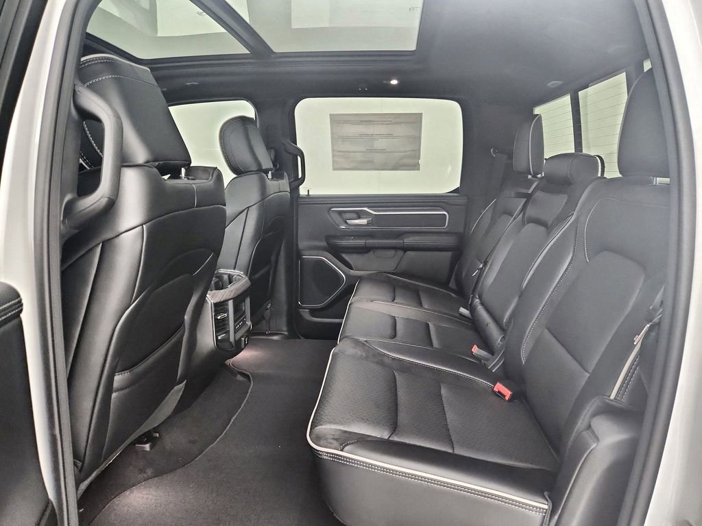 New 2026 RAM 1500 Laramie AWD/4WD image 32