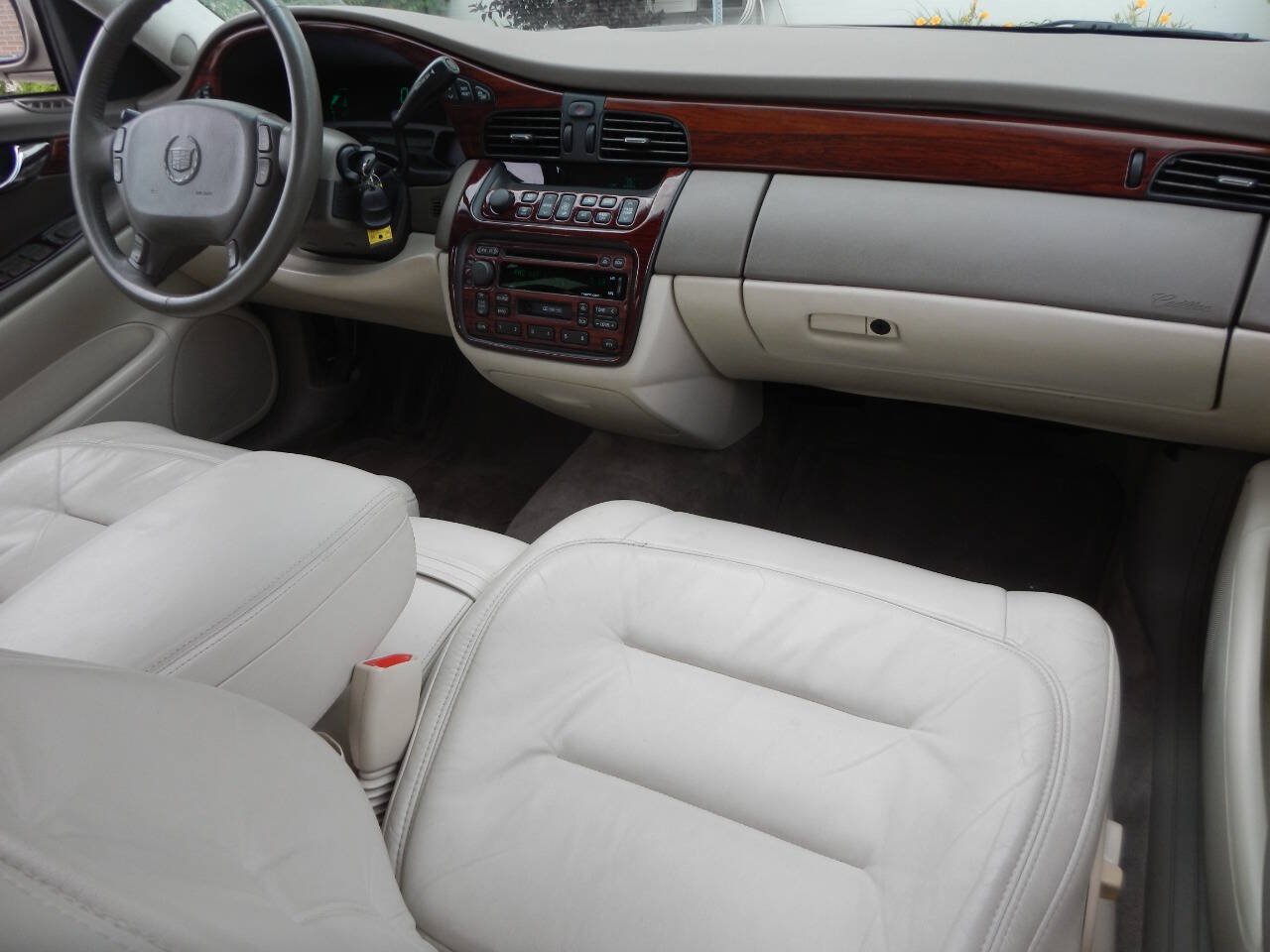 Used 2002 Cadillac De Ville FWD image 35