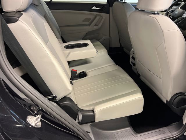 Certified 2022 Volkswagen Tiguan SE R-Line FWD image 12