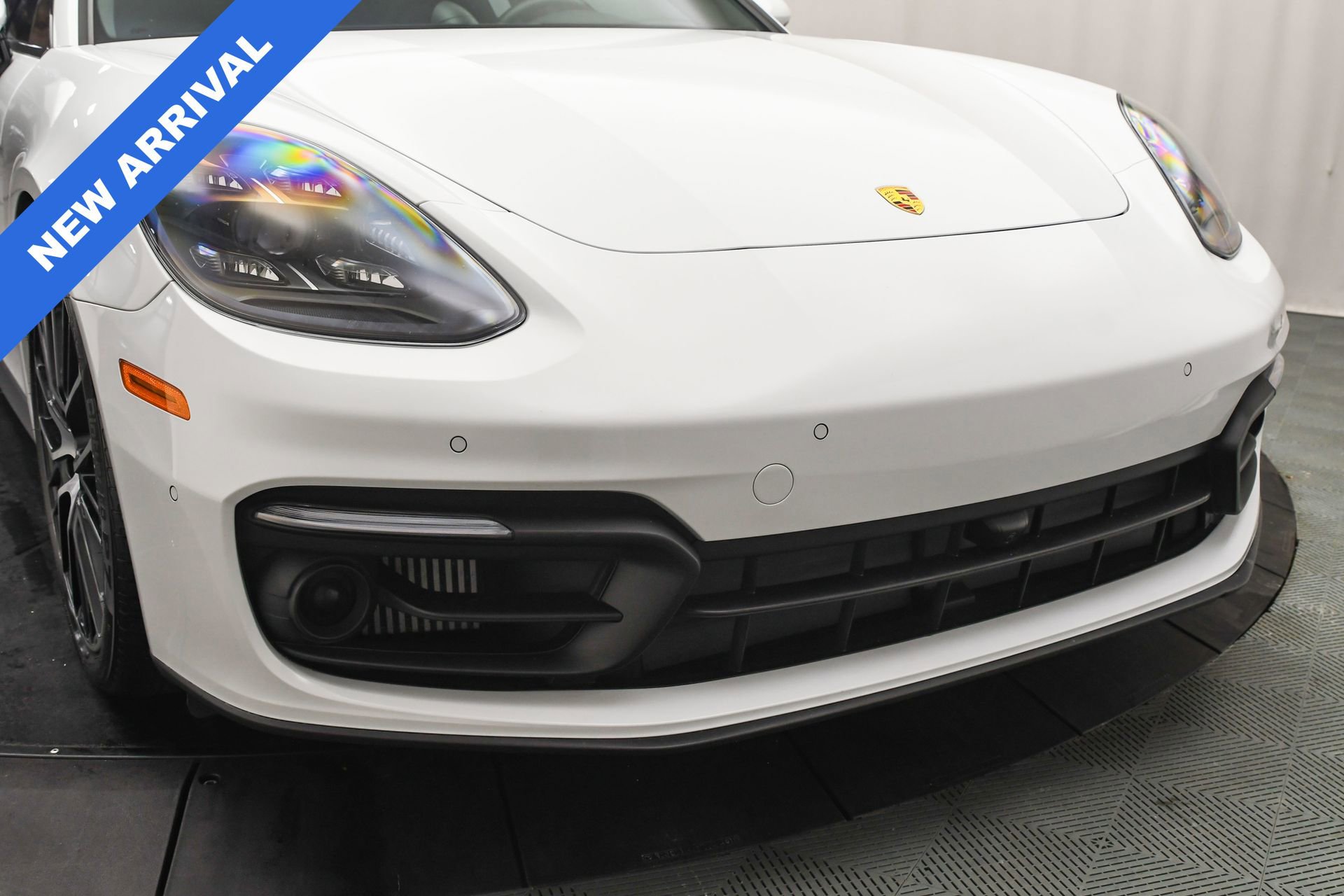 Used 2022 Porsche Panamera Platinum Edition image 26