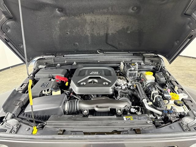 Used 2018 Jeep Wrangler Unlimited Sahara AWD/4WD image 31