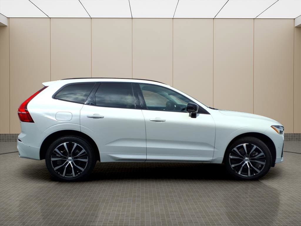 Used 2023 Volvo XC60 B5 Plus w/ Protection Package Premier image 22