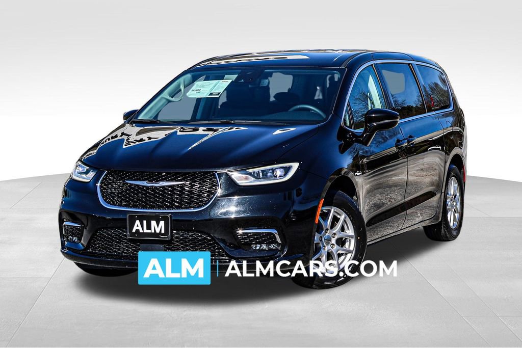 Used 2024 Chrysler Pacifica Touring-L