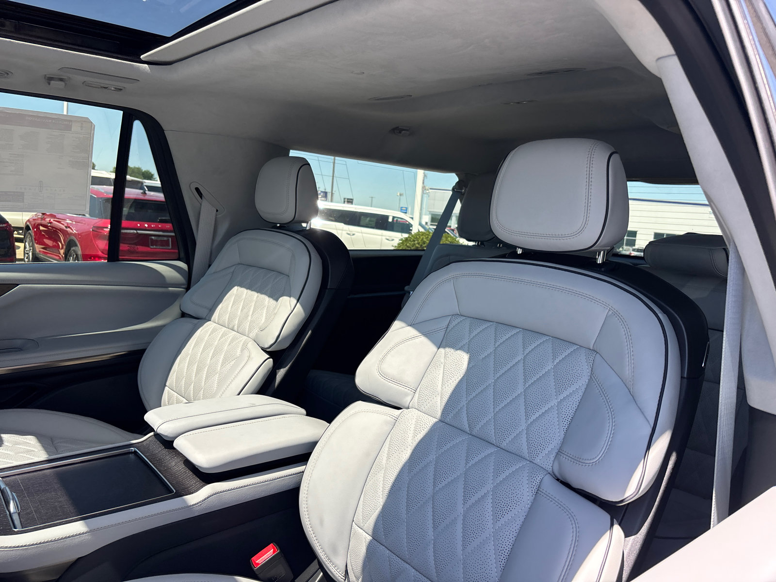 New 2026 Lincoln Navigator L Black Label AWD/4WD image 26