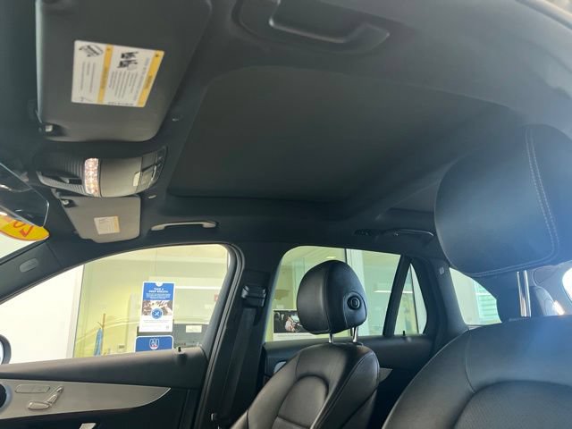 Used 2021 Mercedes-Benz GLC 300 4MATIC image 10