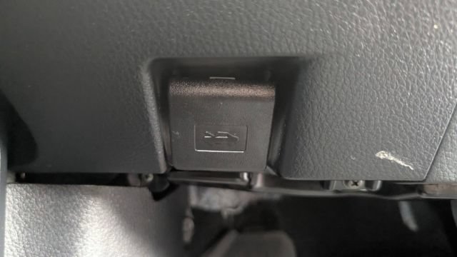 Used 2018 Toyota C-HR XLE FWD image 31