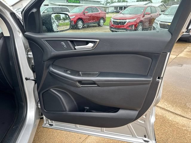 Used 2019 Ford Edge SE FWD image 25