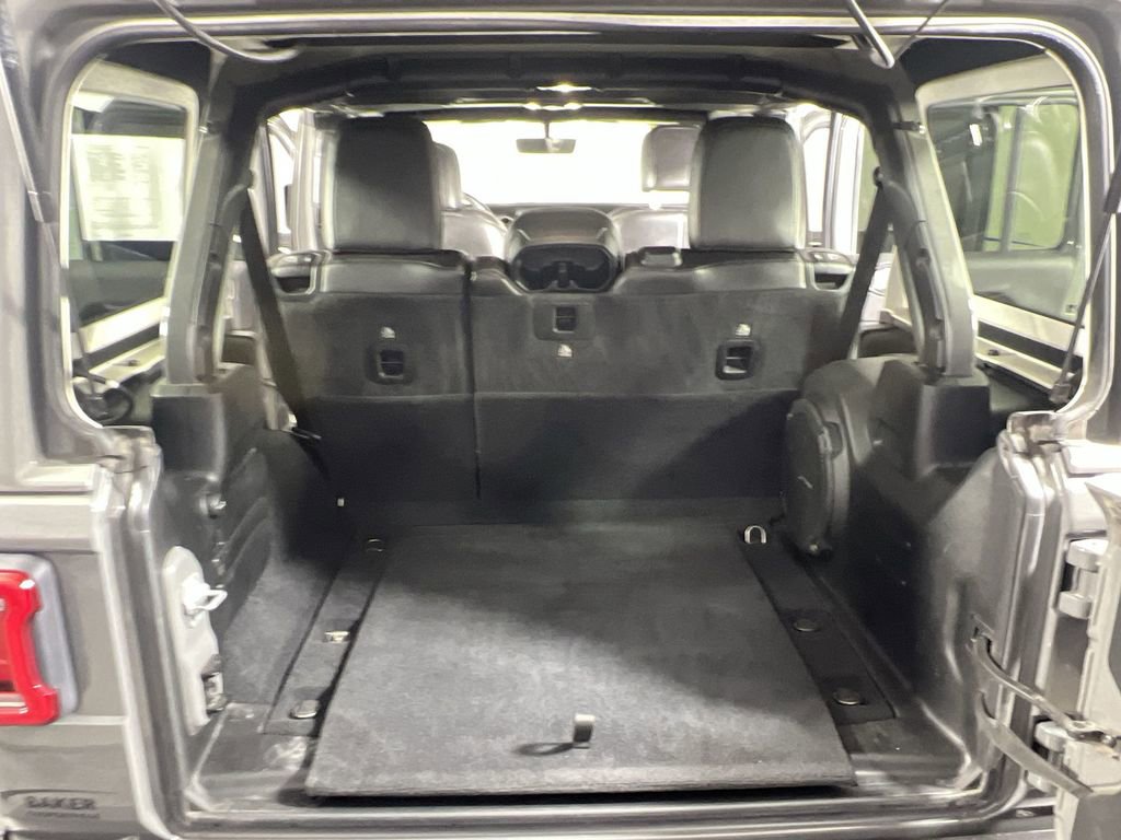 Used 2020 Jeep Wrangler Unlimited Sahara image 24