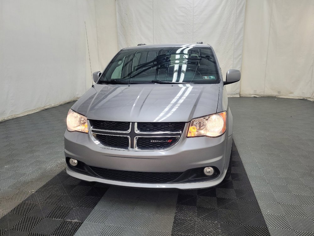 Used 2019 Dodge Grand Caravan SXT w/ Driver Convenience Group FWD image 15