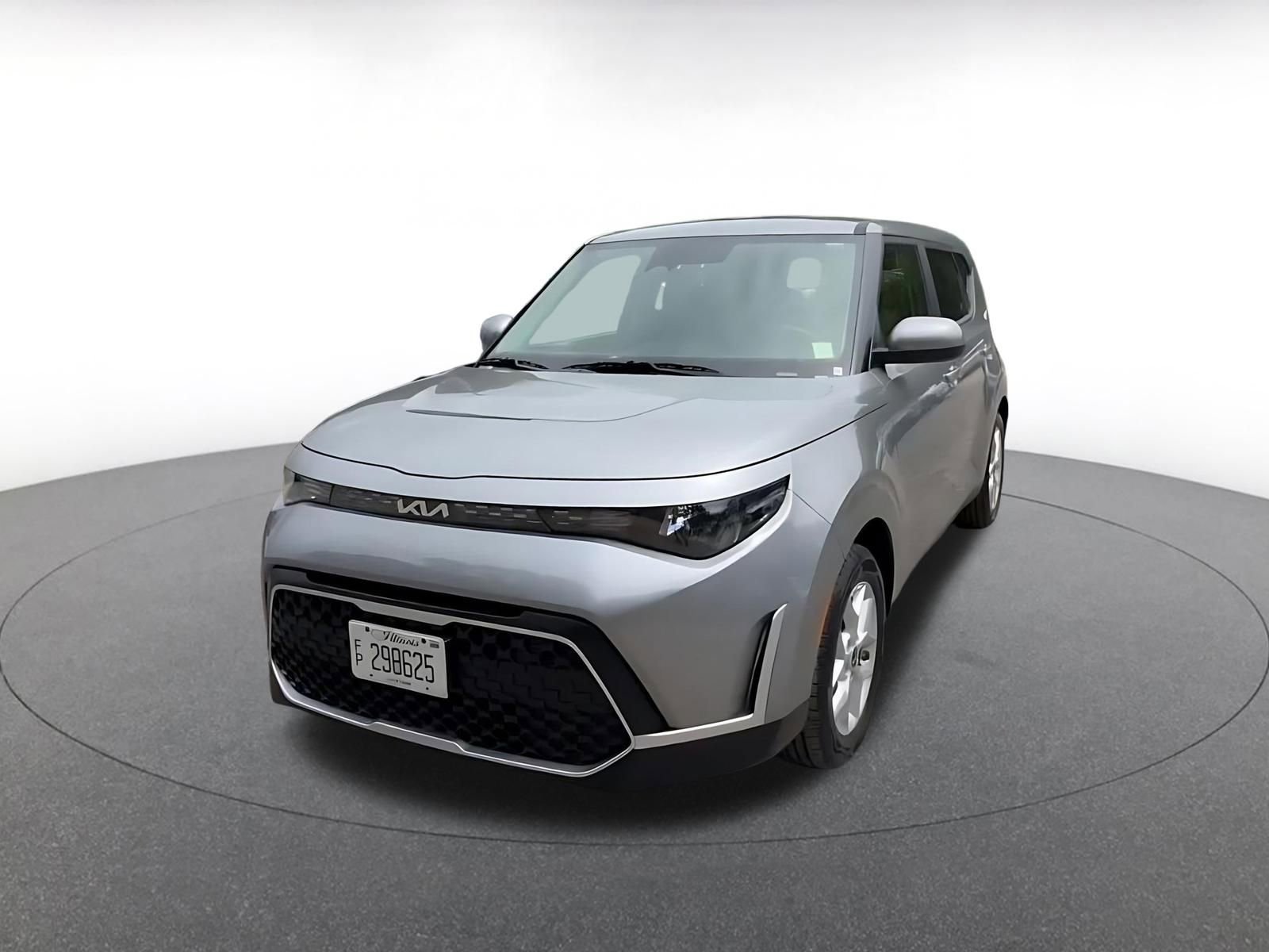 Used 2025 Kia Soul LX w/ LX Technology Package FWD image 7
