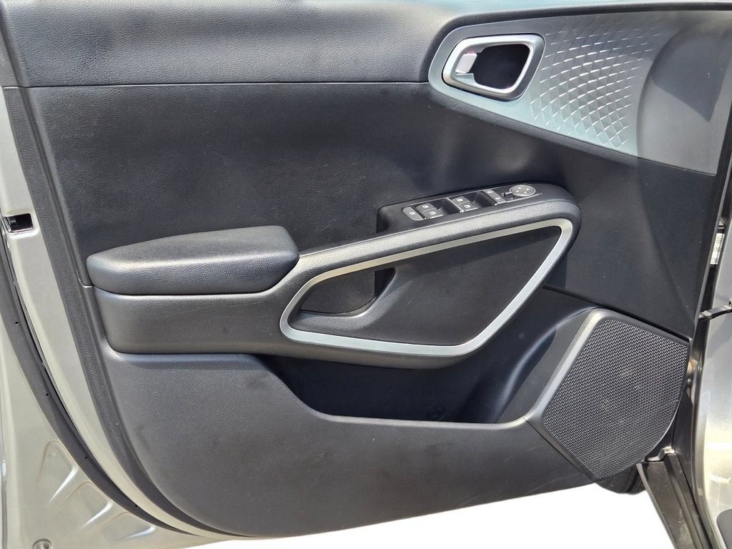 Certified 2023 Kia Soul S FWD image 14
